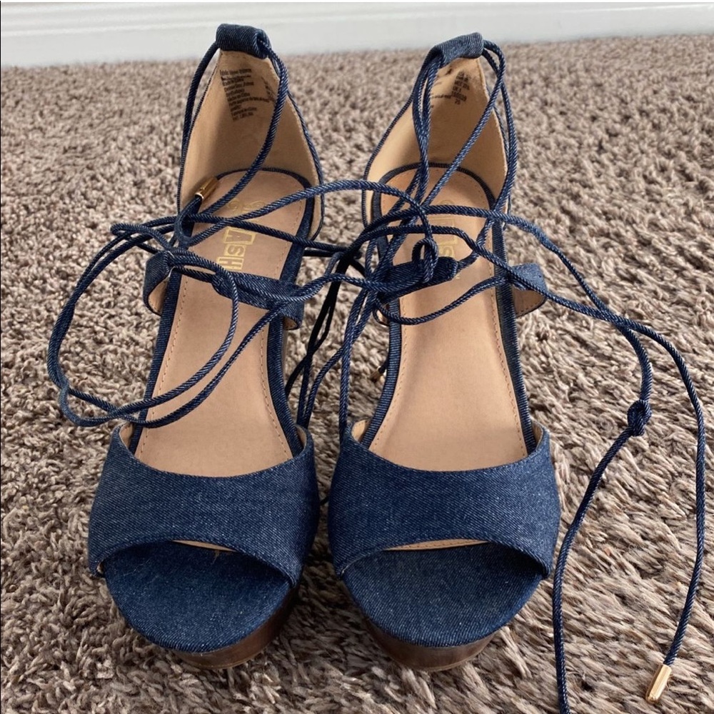 Jean Leg Tie Heels
